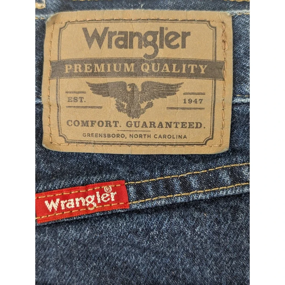 Wrangler Mens Jeans 38x30 Regular Fit Comfort Guaranteed Dark Wash Denim - Picture 5 of 5